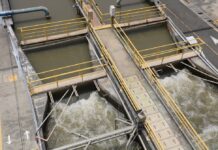 Aquiles Alvarez: “Ya, señor presidente, dejémonos de cosas: aquí estoy tomando el agua que usted dice que tiene caca” | Comunidad | Guayaquil