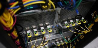 Si la IA sustituye a los trabajadores, ¿también debería pagar impuestos? | Economía