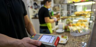 La inflación retrocede por primera vez en seis meses y se modera una décima en noviembre, hasta el 3% | Economía