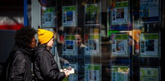 Inquilinos para siempre: el 80% no heredará una vivienda que le permita abandonar el alquiler | Economía