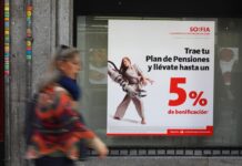 Bruselas pide que los trabajadores accedan por defecto a un plan de pensiones en las empresas | Economía