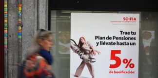 Bruselas pide que los trabajadores accedan por defecto a un plan de pensiones en las empresas | Economía