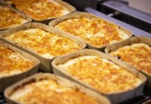 El plato preparado toma la mesa y araña clientela a la hostelería | Economía