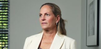 La baronesa de Rothschild: “Los gobiernos deben evaluar cómo gestionan sus presupuestos antes de hablar de subir los impuestos a los ricos” | Negocios