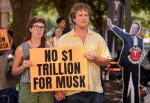 Los accionistas de Tesla acuerdan pagar un billón de dólares a Elon Musk para que dirija la compañía la próxima década | Economía