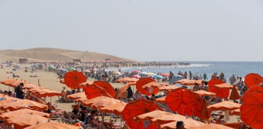 El trasvase de viajeros a España por la guerra en Irán inyectará unos 4.200 millones al turismo en 2026 | Economía