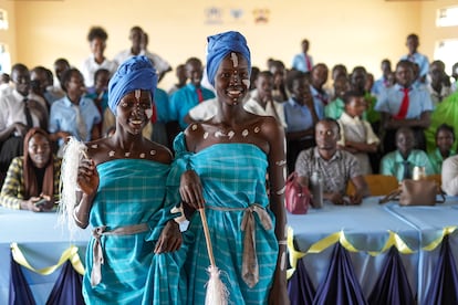 Jóvenes africanas participantes en uno de los talleres de iamtheCODE.