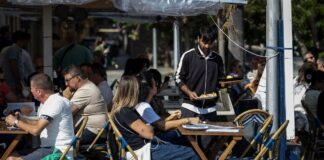 La renta disponible de los hogares crece en la OCDE el doble que en España | Economía