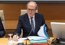 El Defensor del Pueblo apremia a las Administraciones a que construyan más vivienda pública para alquiler | Economía