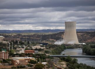 Las centrales nucleares catalanas se preparan para seguir los pasos de Almaraz y evitar su cierre | Economía