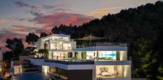 Las tres casas de la semana: oda a la arquitectura abierta y el lujo en Ibiza por 12,5 millones | Negocios