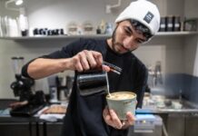 A los evangelistas del café de especialidad les salen las cuentas: por qué estos locales han conquistado las ciudades españolas | Negocios