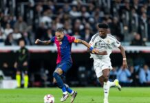 Telefónica y DAZN pagan 5.250 millones por seguir emitiendo la Primera División hasta 2032, aunque con distinto reparto | Economía