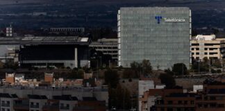 Telefónica propone 6.088 despidos para comenzar a negociar el ERE, el 35% de la plantilla | Economía