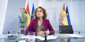 El Gobierno esgrime la Constitución para salvar la senda de déficit | Economía