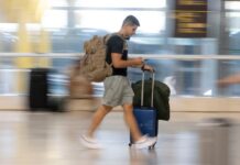 Iberia Express, Binter y Level, las aerolíneas que se adelantan al Black Friday: precios y fechas de las ofertas | Empresas