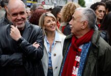 Los sindicatos piden un incremento del salario mínimo hasta 1.273 euros brutos al mes, un 7,5% más | Economía