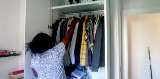 Cómo hacer la evaluación de riesgos laborales para las empleadas de hogar, paso a paso | Economía