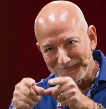 Jeff Bezos salta al campo de batalla de la IA con un nueva startup