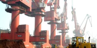 Bruselas movilizará 3.000 millones de euros en 12 meses para reducir la dependencia de China en tierras raras | Economía