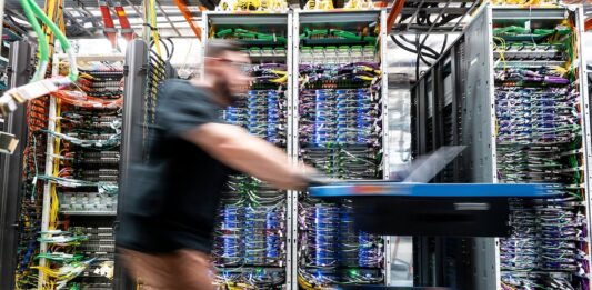 La economía estadounidense creció un 1,1% en el tercer trimestre, por encima de lo esperado | Economía