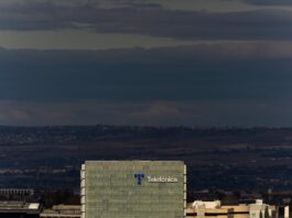 El Supremo confirma la multa de la CNMC a Telefónica por el uso indebido de números 902 | Empresas