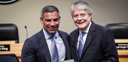 Guillermo Lasso recibe las llaves de la ciudad de Miami | Política | Noticias