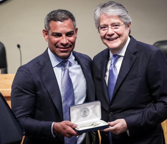 Guillermo Lasso recibe las llaves de la ciudad de Miami | Política | Noticias