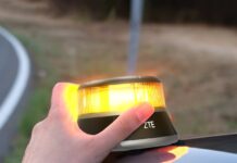 Guerra de precios de las balizas V16 en vísperas de su obligatoriedad | Economía