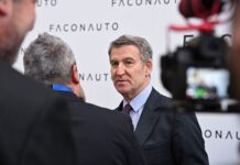 El PP y los concesionarios presionan al Gobierno para que apruebe ayudas al coche de combustión | Empresas