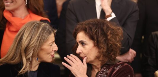 Hacienda baraja una deducción de unos 600 euros para que los perceptores del nuevo salario mínimo no paguen IRPF | Economía