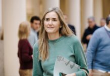 El Gobierno prepara un plan para proteger la región de Almaraz del cierre nuclear y otras zonas amenazadas por la desindustrialización | Economía