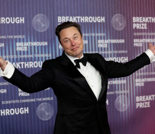 Elon Musk acelera en la OPV de SpaceX y presume del fuerte crecimiento de su negocio de internet satelital | Economía