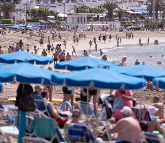 El turismo deja definitivamente atrás la pandemia y vuelve a aportar el 12,6% del PIB a España | Economía