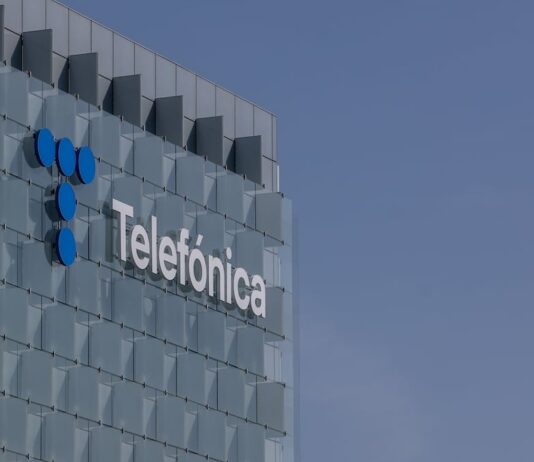Telefónica firma con los sindicatos el ERE, que tendrá un coste de 2.500 millones | Economía