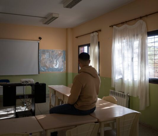 Aprender entre muros: la educación en los centros penitenciarios como vía de reinserción social | Formación | Economía