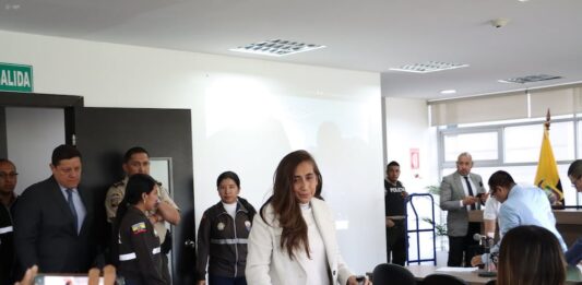 Jueza define presentación periódica para Tannya Varela, excomandante de la Policía, y otros tres acusados de la divulgación de información de circulación restringida relacionada con el caso León de Troya | Política | Noticias