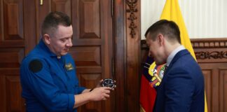 Fernando Salinas, primer piloto ecuatoriano que viajará al espacio, fue recibido en Carondelet por Daniel Noboa | Política | Noticias