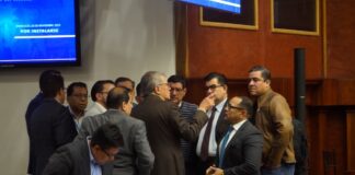 Correísmo protesta por investigación a legisladores que ingresaron a hospital de niños Baca Ortiz en Quito | Política | Noticias