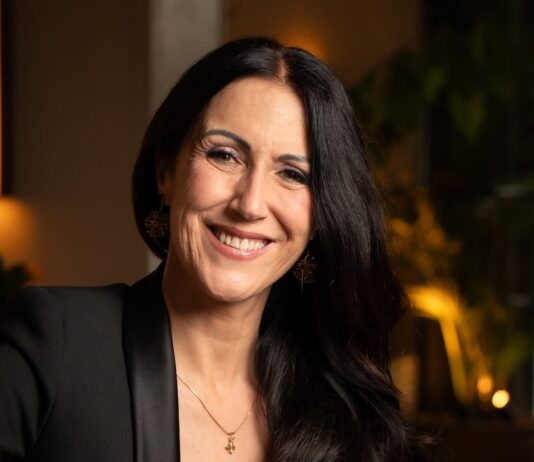 Los hoteleros madrileños ratifican una subida salarial del 14% en cuatro años para sus 16.000 trabajadores | Empresas