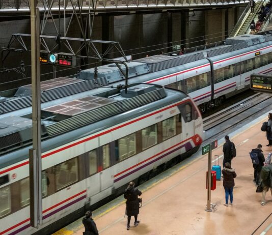 Las empresas baten récords de beneficios, ¿se notará en el sueldo de sus empleados en 2026? No se haga muchas ilusiones | Negocios