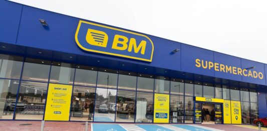 El consorcio de inversores vascos adquiere Uvesco, propietaria de BM Supermercados y Super Amara | Empresas