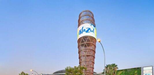 Henderson Park pone a la venta el 50% de Islazul, el gran centro comercial del sur de Madrid | Empresas