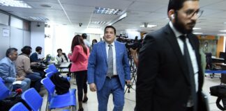 Juez del TCE devuelve los derechos políticos a Alembert Vera, expresidente del CPCCS | Política | Noticias