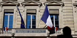 El Banco de Francia mejora sus previsiones de crecimiento pese a la incertidumbre sobre el presupuesto | Economía