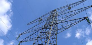 El Ejecutivo y la CNMC blindan la retribución eléctrica en el 6,58% hasta 2031 | Economía nacional e internacional