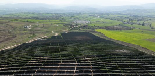 La banca frena la financiación a proyectos renovables al empeorar las perspectivas de sector | Empresas