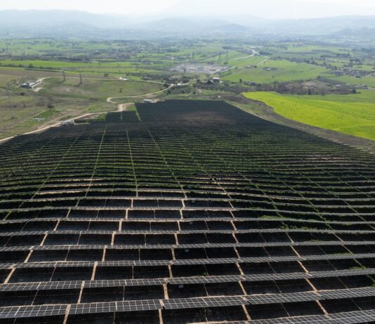 La banca frena la financiación a proyectos renovables al empeorar las perspectivas de sector | Empresas