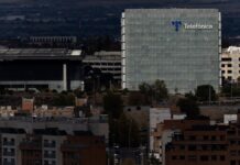 Telefónica y los sindicatos avanzan en el convenio pero se estancan en el ERE | Empresas