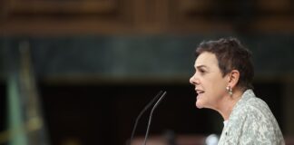 El Gobierno y Bildu acuerdan extender a 2026 la prohibición de desahuciar a personas vulnerables | Economía